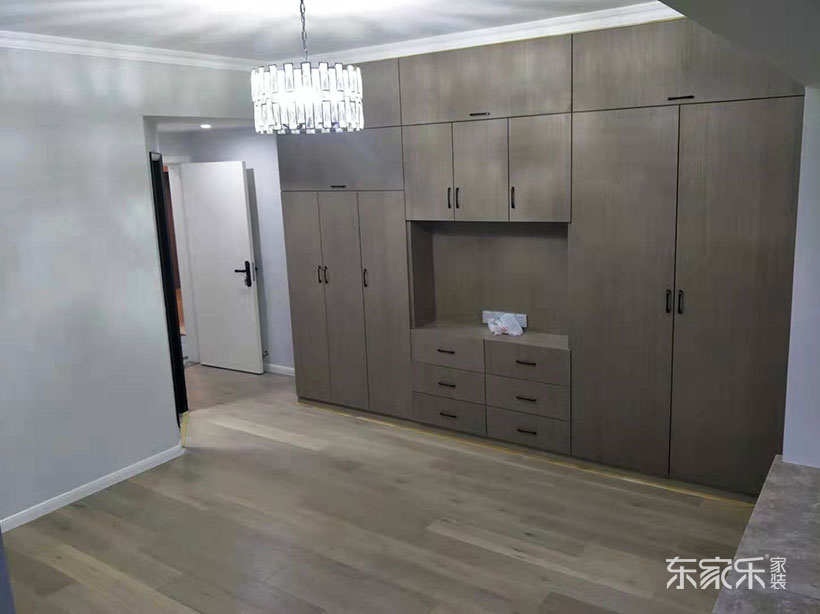 湘潭中央一品96平米現代風(fēng)格裝修案例